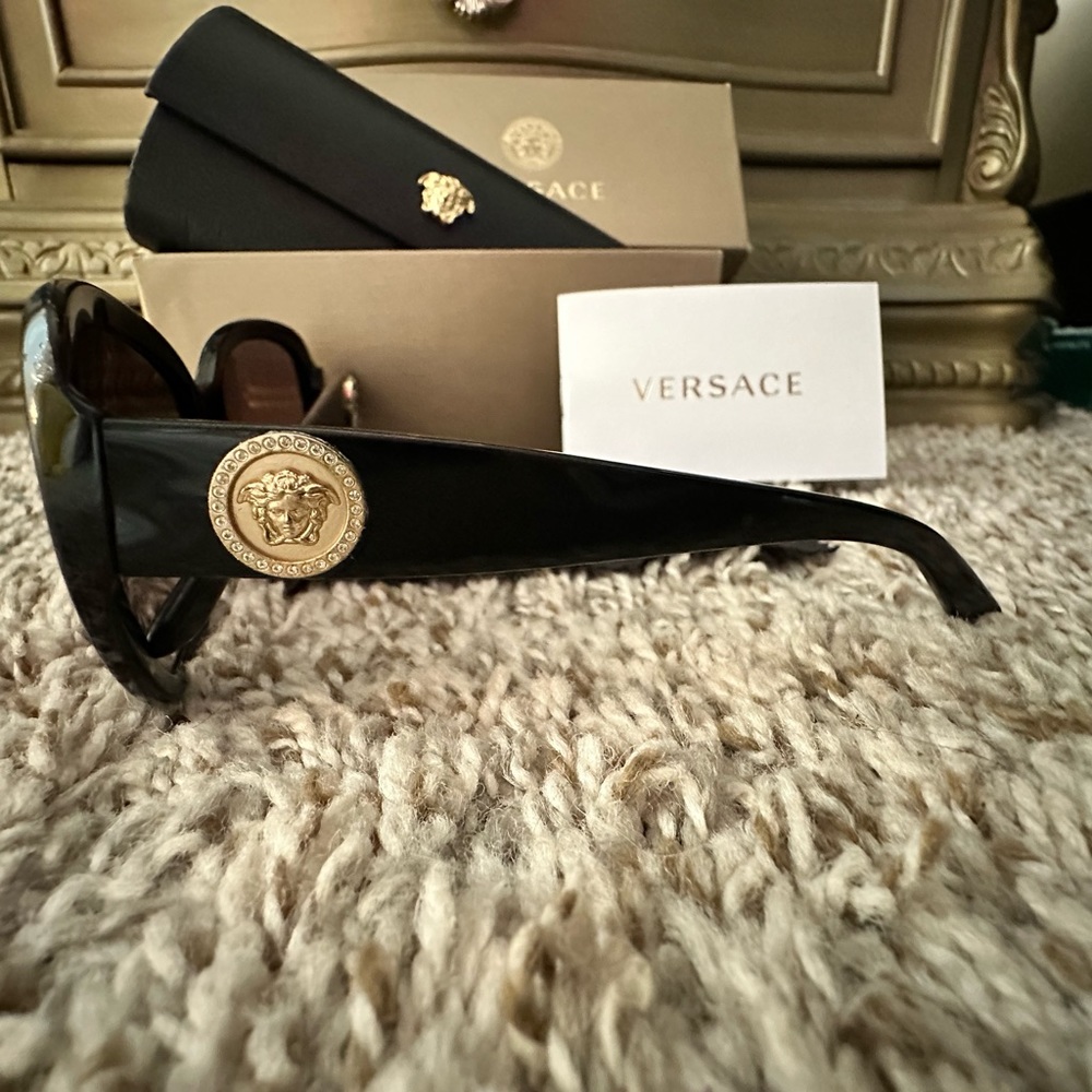 🏝️🏝️🏝️VERSACE SUNGLASSES🏝️🏝️🏝️ - Picture 10 of 13